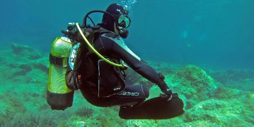 SCUBA Quiz! What is the purpose of a BCD?