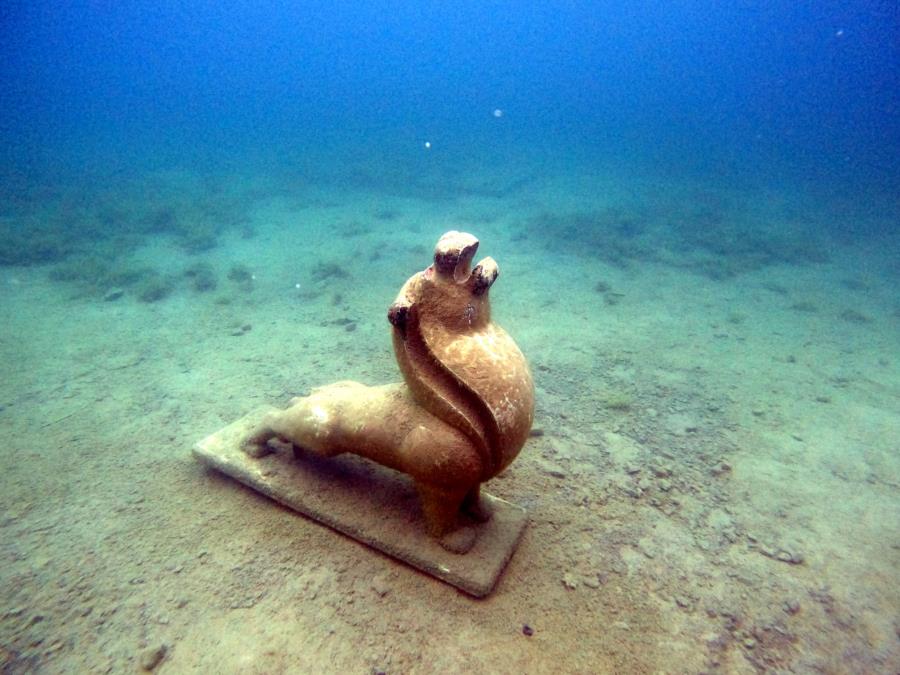 Blue Springs Resort aka Pennyroyal Quarry - statue