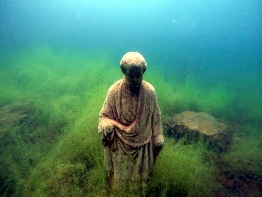 Loch Low-Minn Quarry - Statue