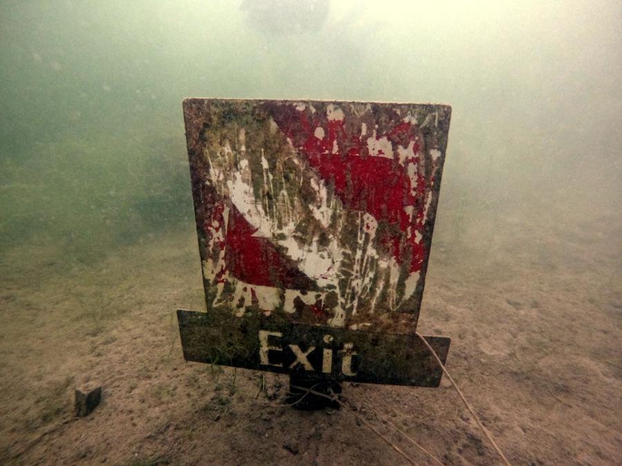 Lime lake - exit sign