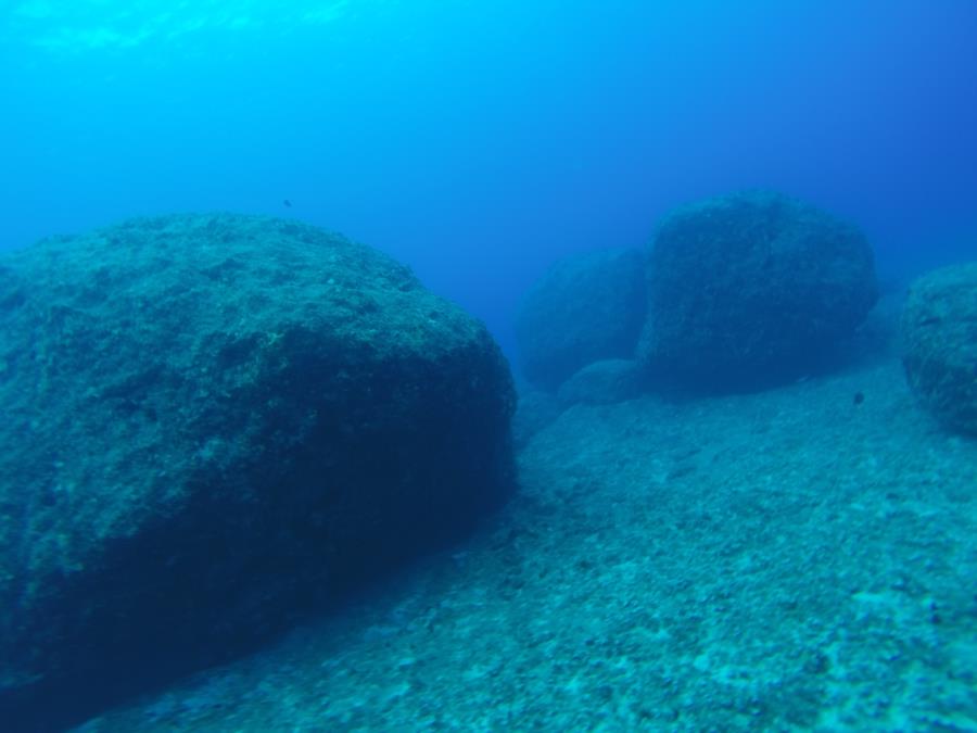 Old Wives Beach (a.k.a. Turle Rock) - Boulders