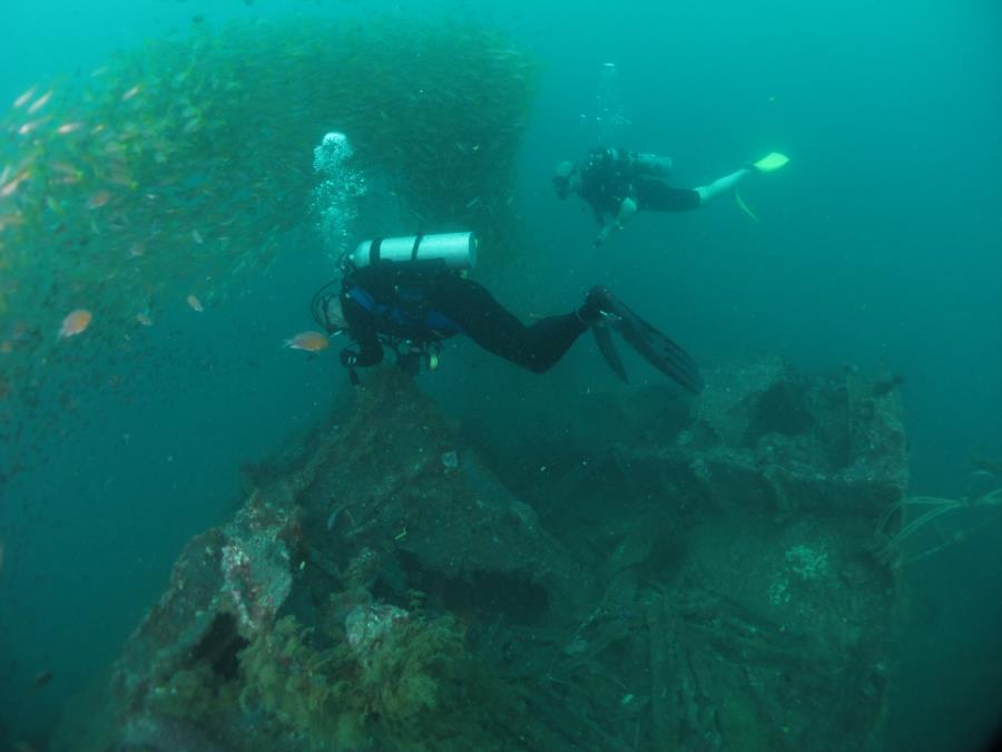 USS Salute (American wreck) - Salute Dive Feb 2017