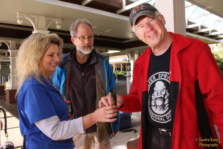 Silver Springs State Park - Priscilla, Alan & Joe holding a bone for investigation.