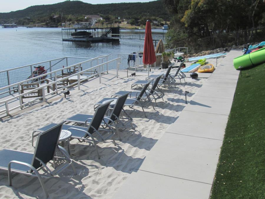 Possum Kingdom Lake - Lush Resort - Lower beach