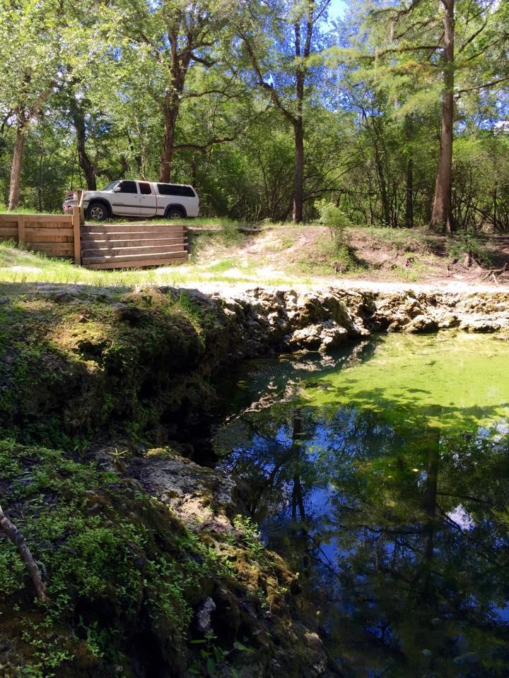 Ruth Walker Spring - Ruth Walker cave entry and parking lot