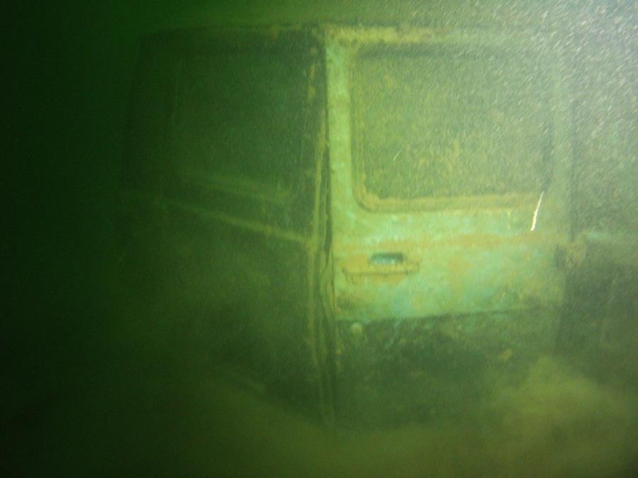 Norris Lake-Sunken Van - Old Ford Van Photo 2