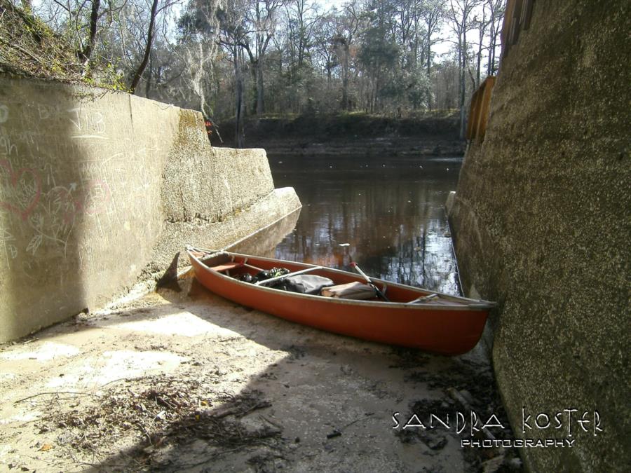 Lineater Spring - Spring access requires 10 min. boat ride up river