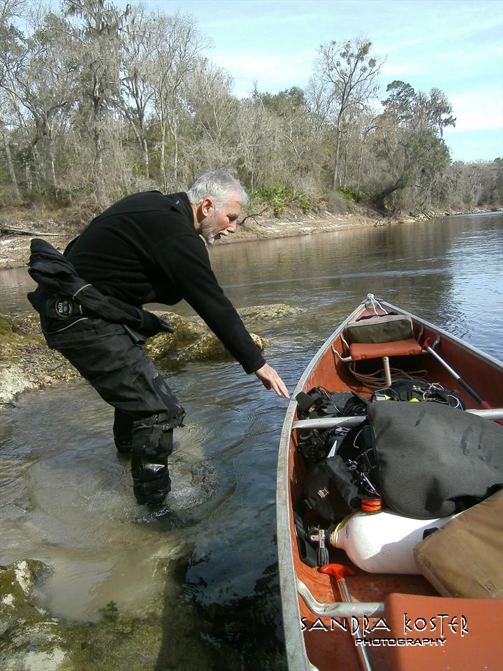 Lineater Spring - Pulling the canoe into the spring run