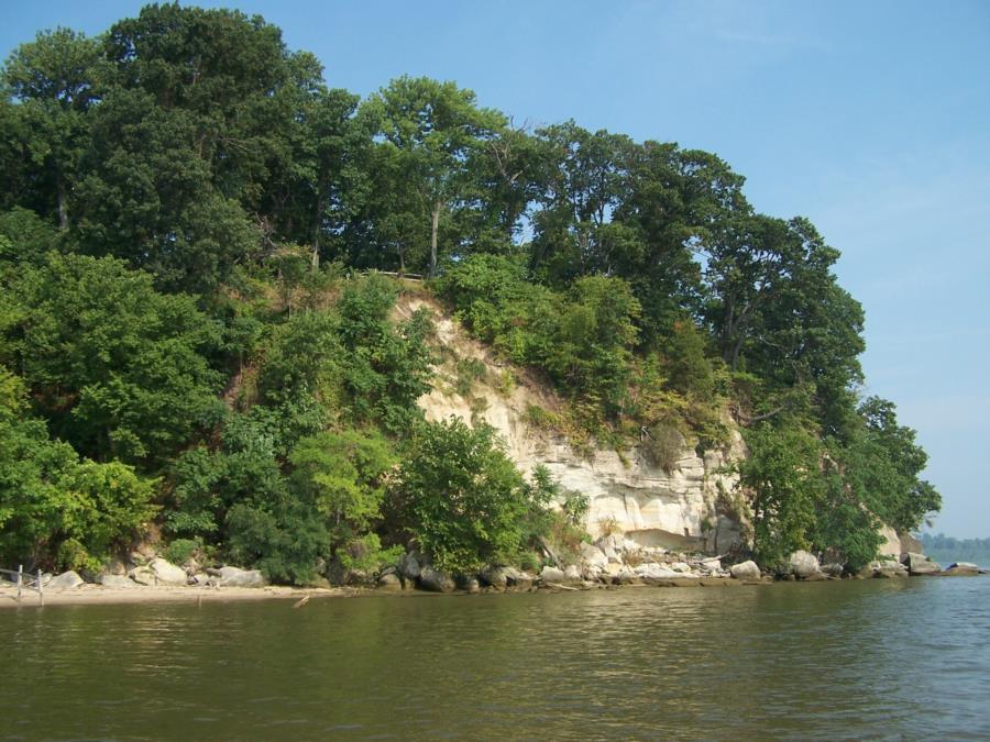 Leesylvania State Park - Bluffs north of park, dive spot.