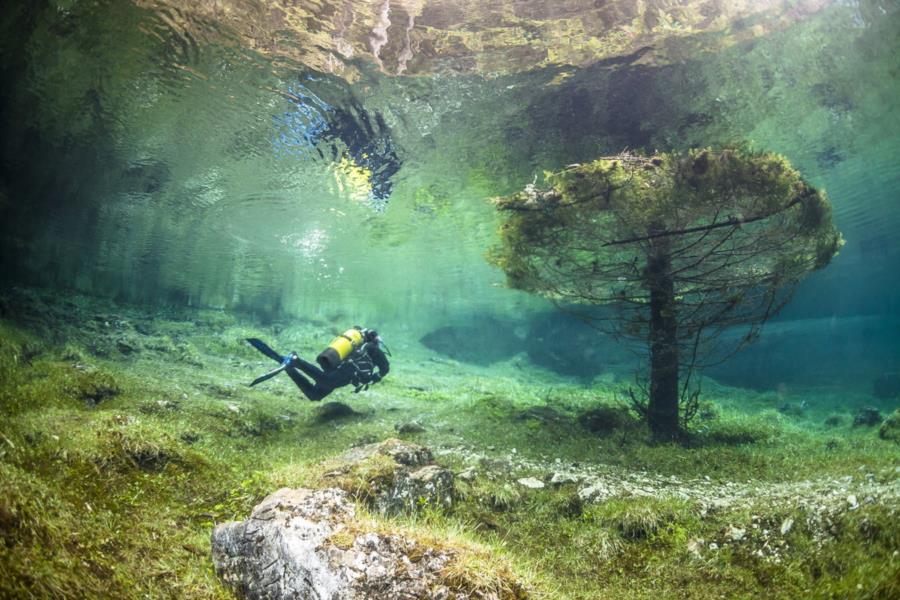 Underwater Park at Green Lake in Tragoess, Austria