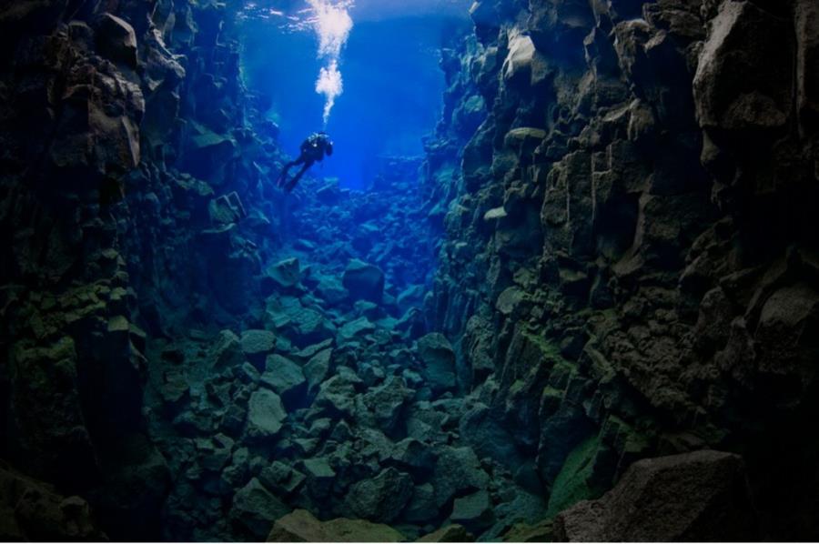 Scuba diving in fissures, Silfra Iceland