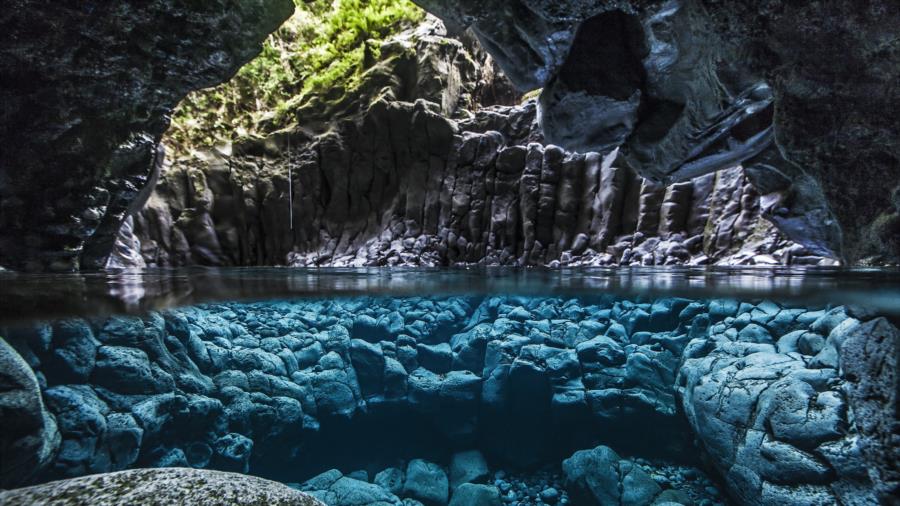 Over/Under - Canyons in Réunion France