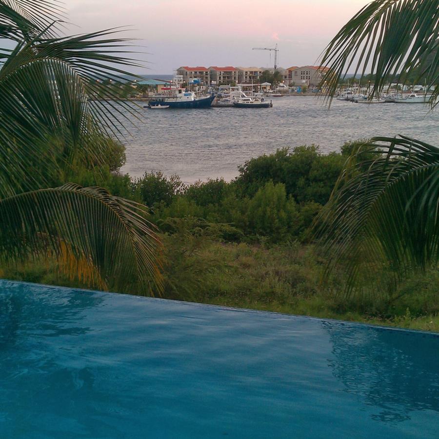 view from rental house in Curaçao