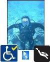 Diver with disabilitys learns to scuba dive
