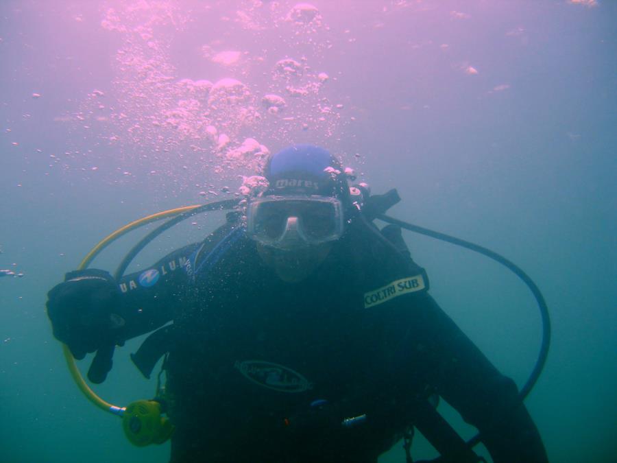 Me cold water diving