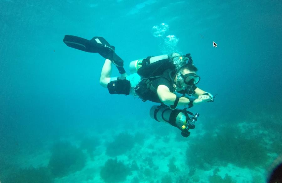 Bonaire Oct 2015 Chris Sling tank