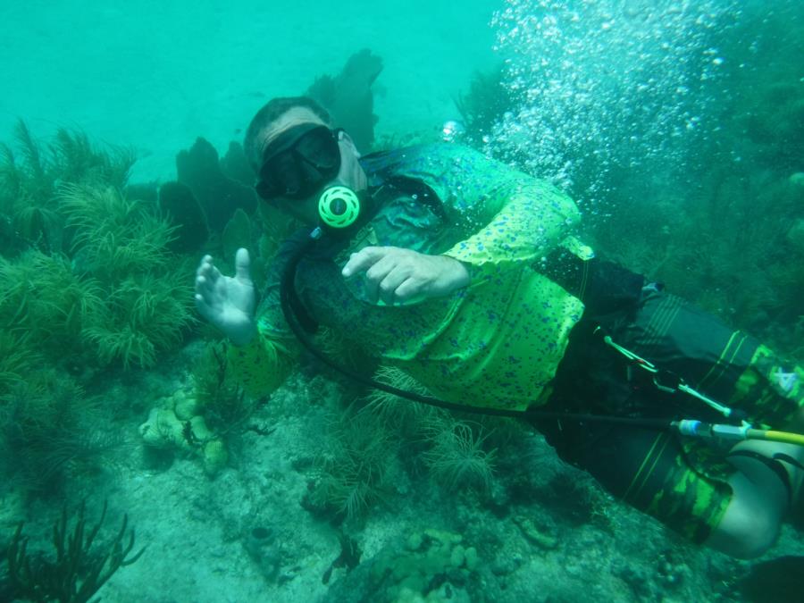 Hookah Diving Exploring Fl Reef