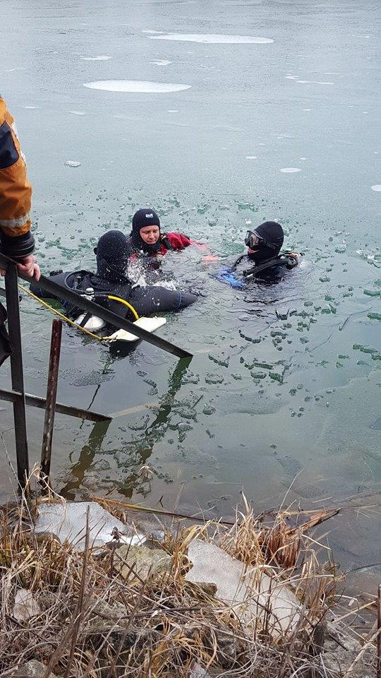 Ice diving