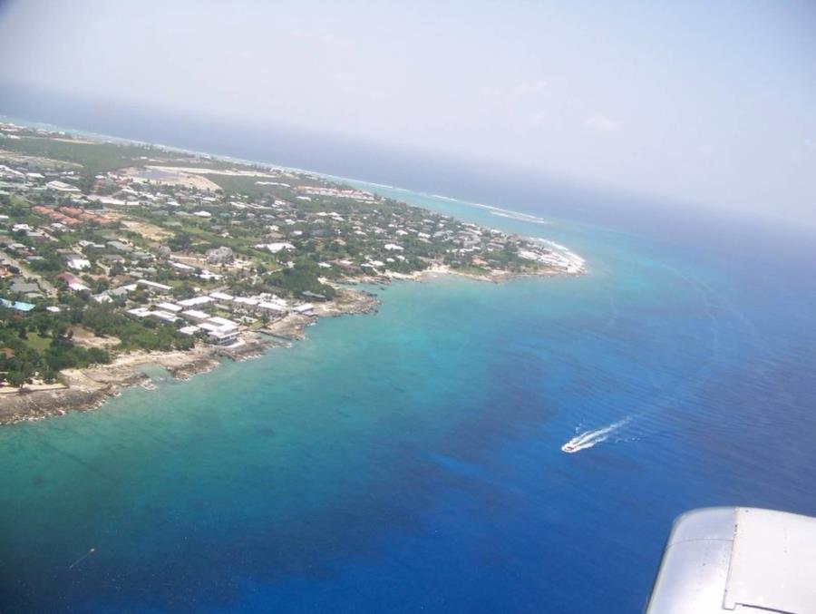 Flying Into Grand Cayman