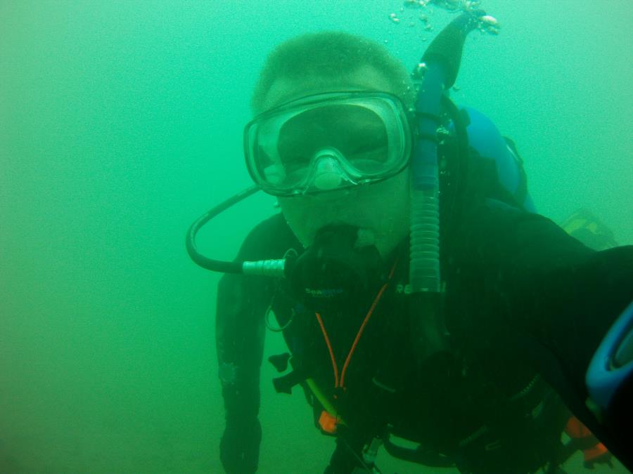 underwater selfie