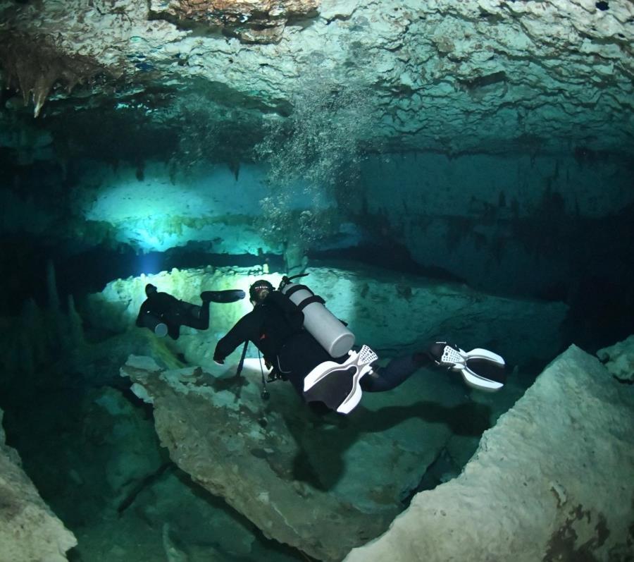 Dos Ojos Cenote