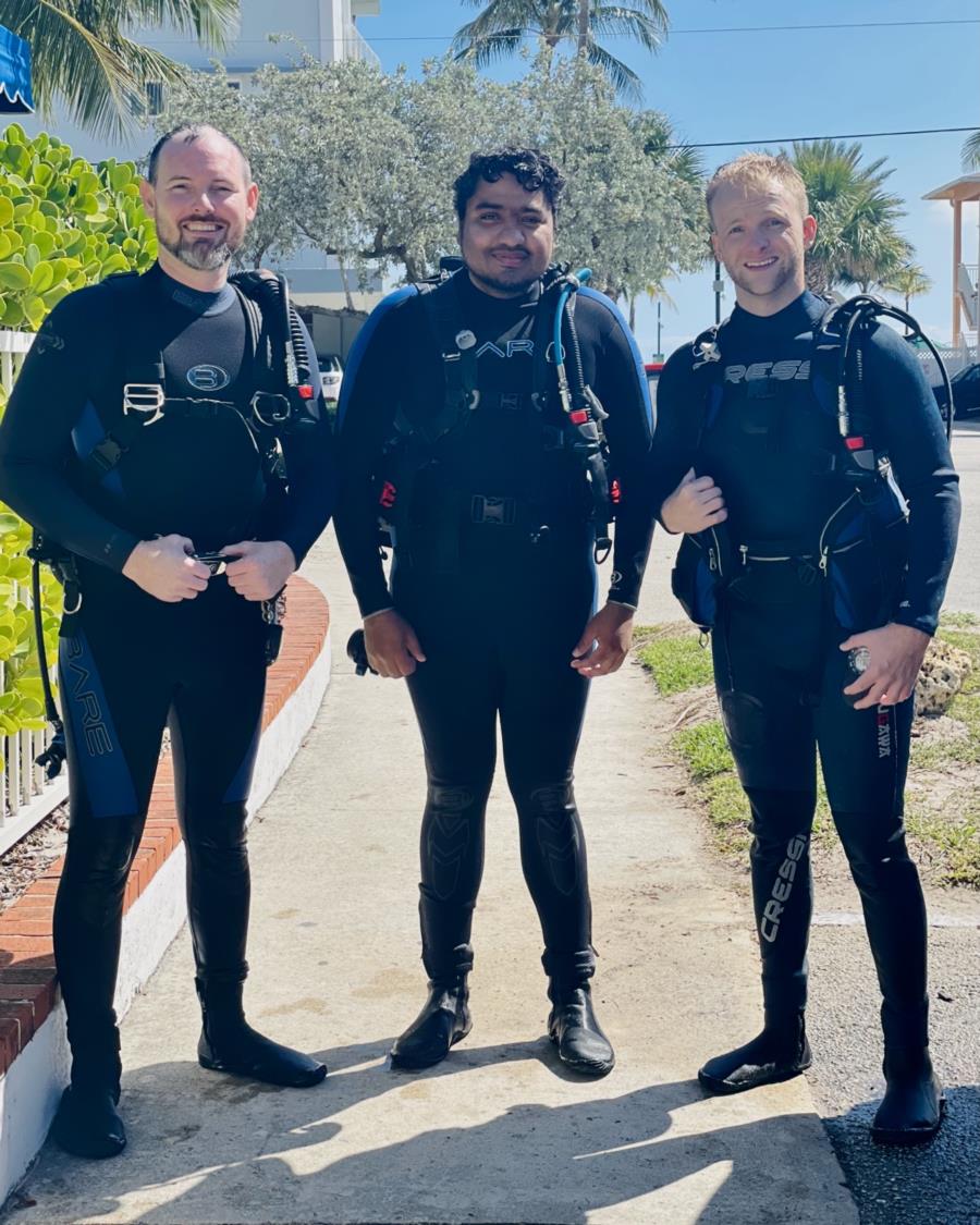 Diving with friends