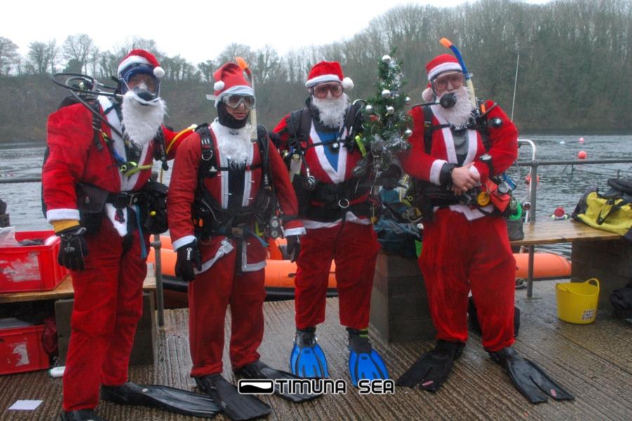 Scuba Diving Santas