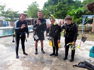 OWD and Jr. OWD course with Tiina, Vihtori and Nestori. Fun diving in Hilutungan and Nalusuan with s