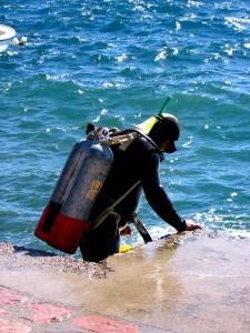 How To Use Spearfishing Equipment Safely