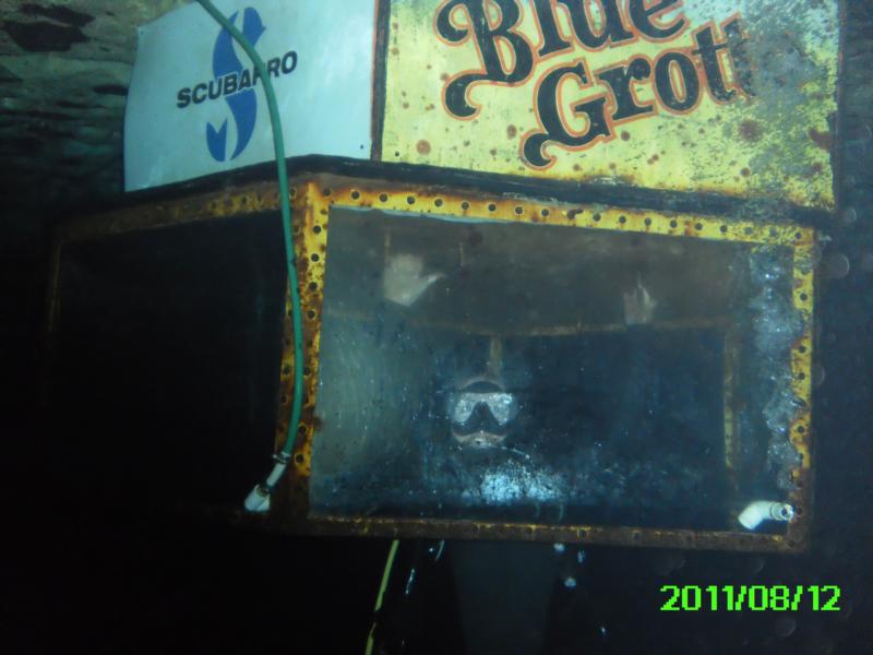 Blue Grotto Dive Resort - Inside and outside of the Dive Bell at 30 feet