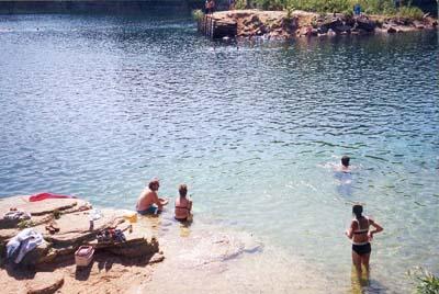 Nelson’s Ledges Quarry (Nelson) - Divers entry point