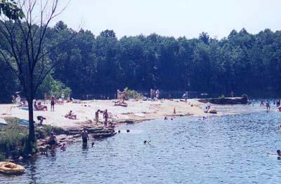 Nelson’s Ledges Quarry (Nelson) - beach