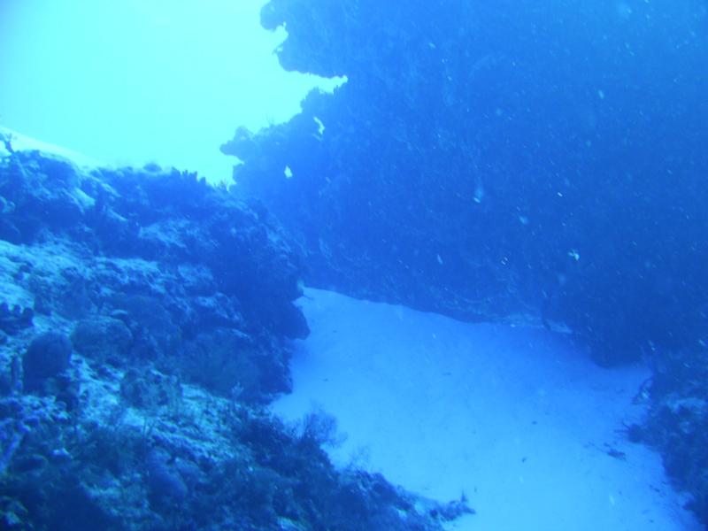 Santa Rosa Wall - Passage thru reef