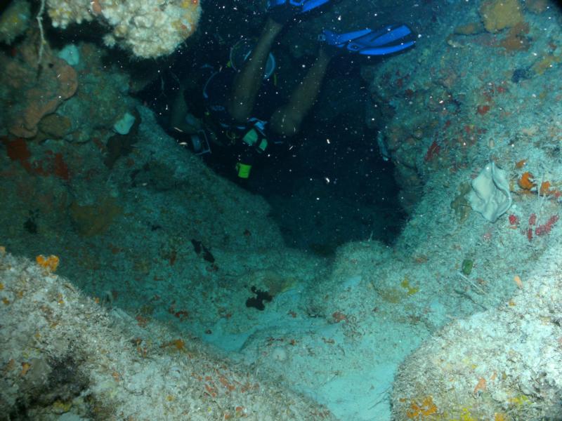 Devil’s Throat at Punta Sur Reef - Deeper we go