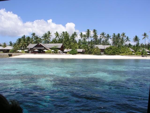 Wakatobi Dive Resort - Resort and house reef