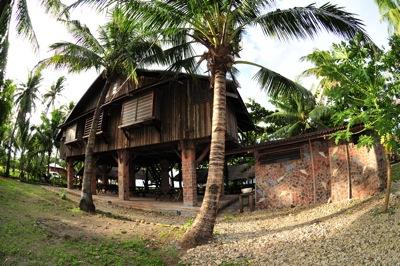 Maman, Anini-iy, Nogas Island - The Dive House