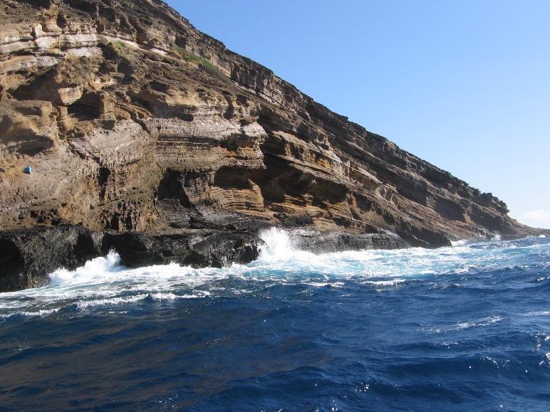 Hanauma Bay Sea Cave or "Big Sea Cave" - a view to the right