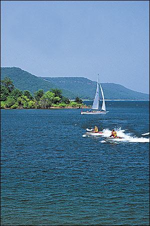 Greer’s Ferry Lake (Hebersprings park boat launch) - Greer’s Ferry Lake