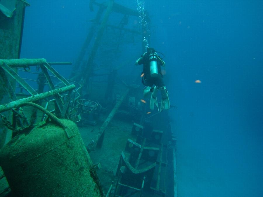 Kittiwake - Heading toward the stern