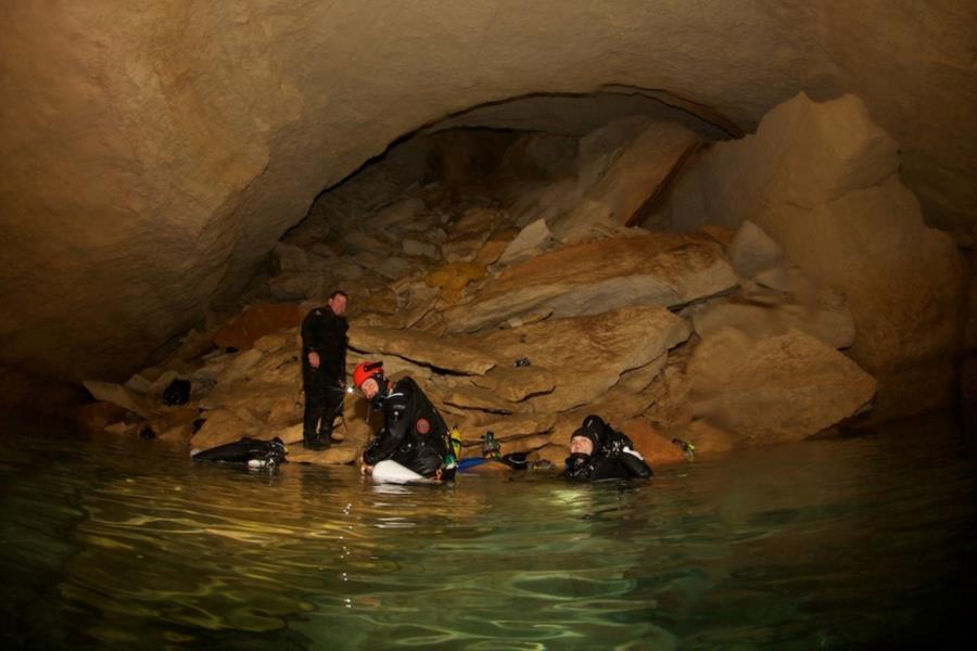 Cocklebiddy Cave - Cocklebiddy Cave