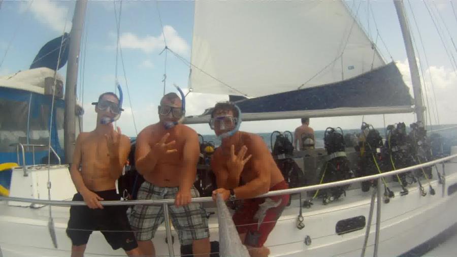 Fitzroy Island Reef - Crew of the Rum Runner Cairns