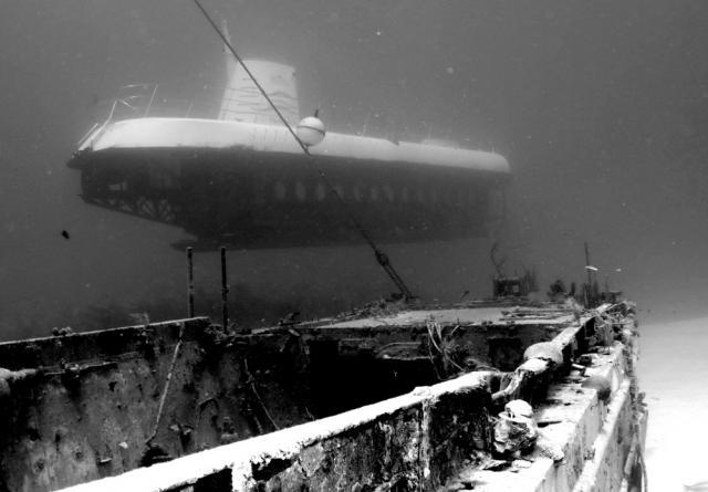 L.C.M. David Nicholson - Atlantis over wreck-Not my photo