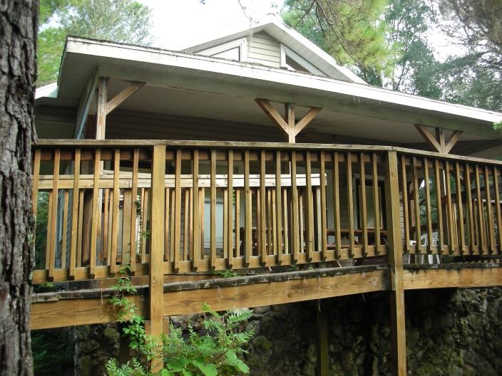 Devil’s Den Springs (Devils Den) - Devils Den, FL, onsite cabin available for rent.  Very cozy.