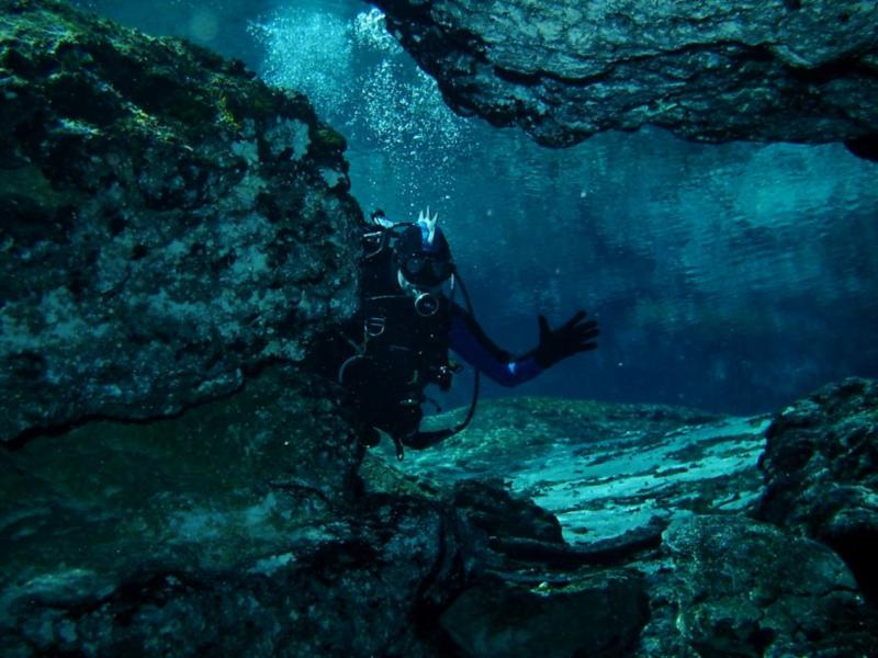 Ginnie Springs - Entering the Ginnie Cavern