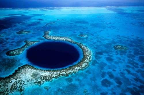 Blue Hole/The Great Blue Hole - Lighthouse Atoll - Belize