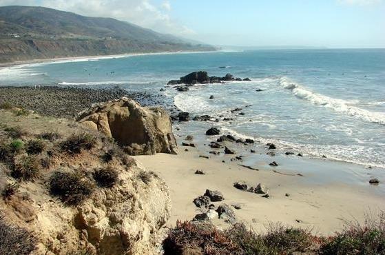 Leo Carrillo State Beach - Beach entry at Leo Carrillo in CA