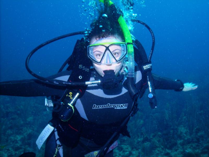 "i’m flying" Christie underwater in Belize