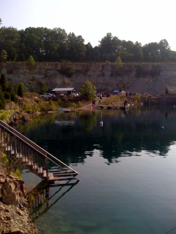 Falling Rock Quarry dive site