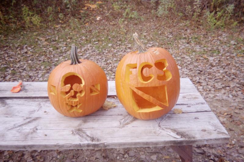 Underwater Oumpkin Carving