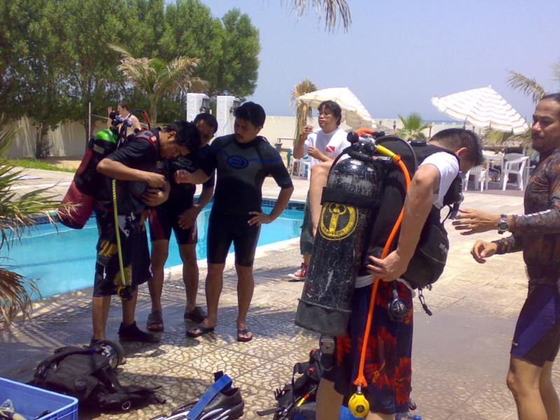 Getting ready for my first discovery of scuba diving